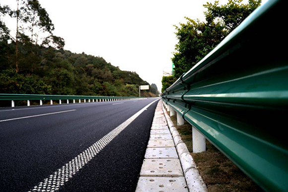 宁夏高速公路护栏的常用类型